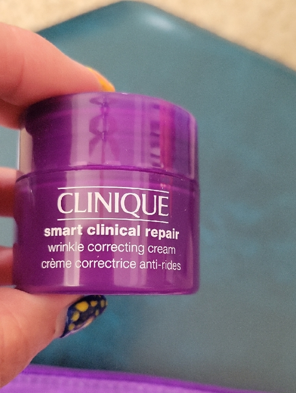Clinique Cosmetic Pouch Wrinkle Serum And Tube Skincare and Love Pop Lipstick - Picture 5 of 8